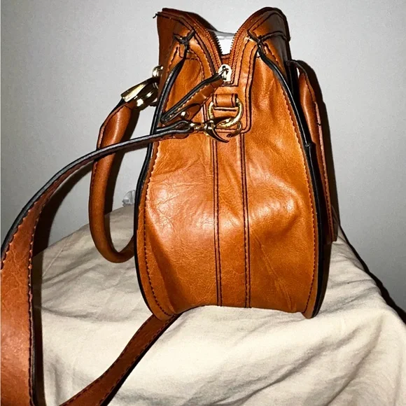 London Fog Tan Leather Tote with Gold Accents and crossbody strap. - Picture 5 of 10